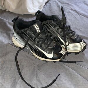Nike Kids Black and White Baseball Cleats